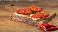 Crostini rossi piccanti