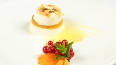 Panna cotta farcita con gelatina d'albicocche