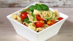 Insalata di pasta fredda alla napoletana