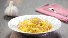 Tagliatelle all'aglio