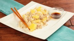 Riso fritto con ananas