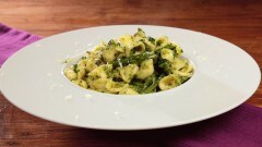 Orecchiette con le cime di rapa e broccoli