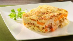 Lasagne zucca con ragù di calamari e gamberi