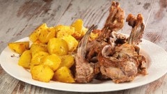 Costine di maialetto con patate al forno