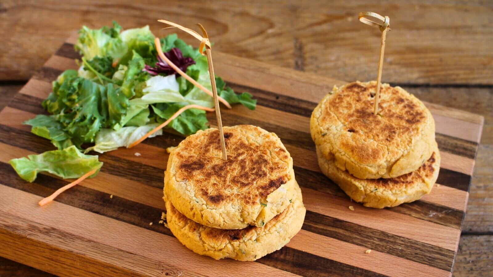 Burger vegetali fatti in casa: ricetta con ceci e patate