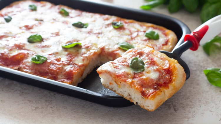 Ricetta senza glutine :: Pizza al piatto senza glutine con pesce fresco  sfumate alla Birra