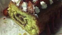 Rotolo di fragole con sorpresa