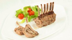 Rotolo di agnello ripieno