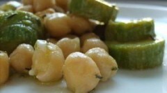 Insalata di zucchine e ceci