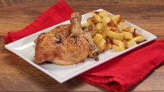 Pollo al forno al vino bianco con patate