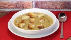 Zuppa montanara di ceci e funghi