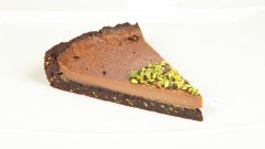 Crostata al cioccolato al latte e pistacchi