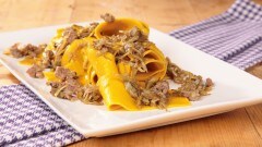 Pappardelle carciofi e salsiccia