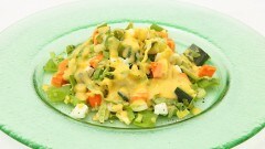 Insalata estiva in salsa d'uova