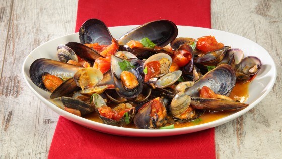 Spadellata di cozze nere e vongole veraci