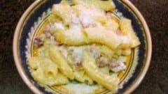 Rigatoni con salsiccia fresca, salsiccia secca e ricotta di pecora