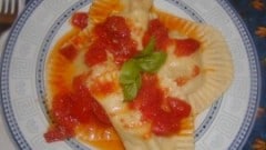 Tortelloni di baccalà con sugo di pomodorini ciliegini