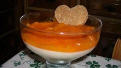 Cheesecake in coppa con albicocche
