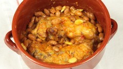 Piedini di maiale con fagioli
