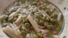 Pasta mista e piselli freschi
