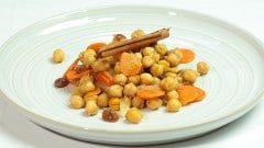 Ceci con carote e uvetta