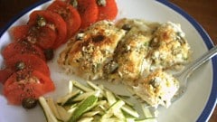 Merluzzo in crosta di zucchine e capperi