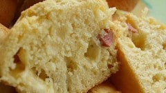Muffins salati Edamer e wurstel