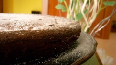 Torta nera alle noci e nocciole