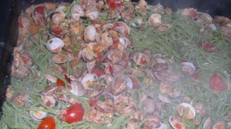 Taglierini verdi al sugo di scorfano e telline