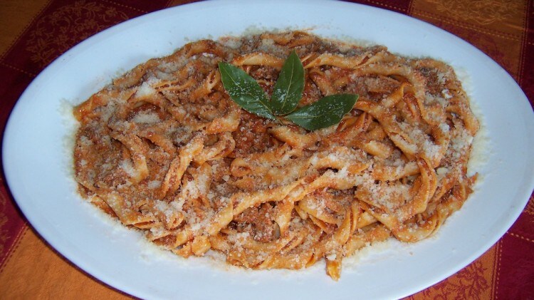 Lasagne arrotolate al ragù di cinghiale