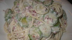 Pasta con prosciutto e zucchine