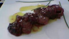 Filetto di Maiale con Cipolle Caramellate ai Chiodi di Garofano e Salsa di Porto