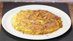 Frittata con patate, pancetta e cipolle