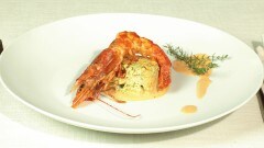 Tortino di zucchine con mousse di gamberi