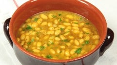 Fagioli bianchi con cipolle e zafferano