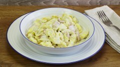 Tortellini panna e prosciutto