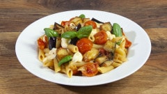 Pennette con melanzane e mozzarella