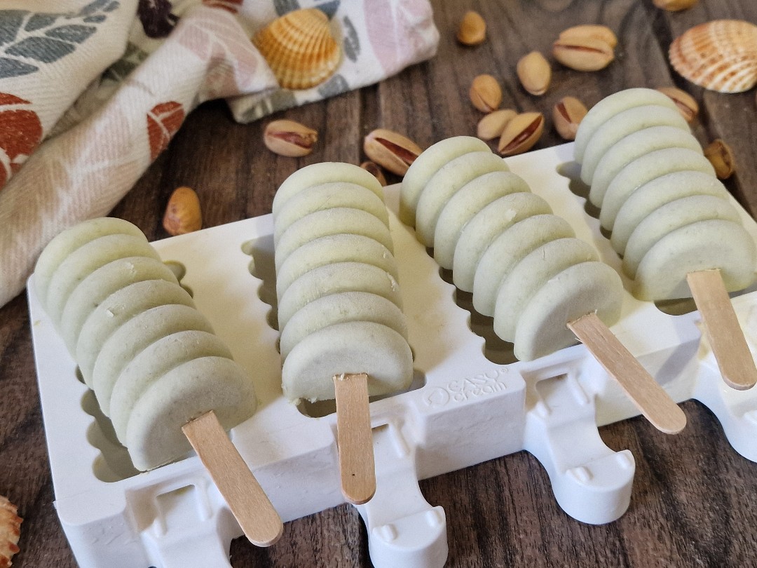 Gelato al pistacchio su stecco