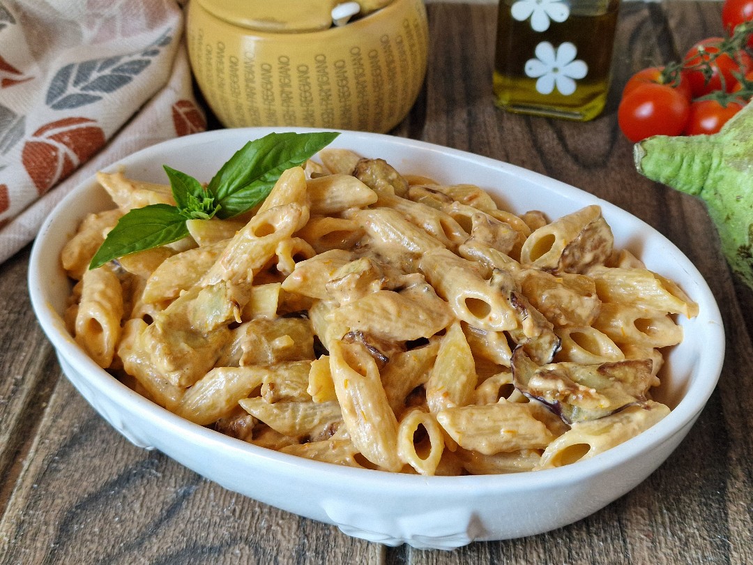 Pasta pomodorini, melanzane e Philadelphia