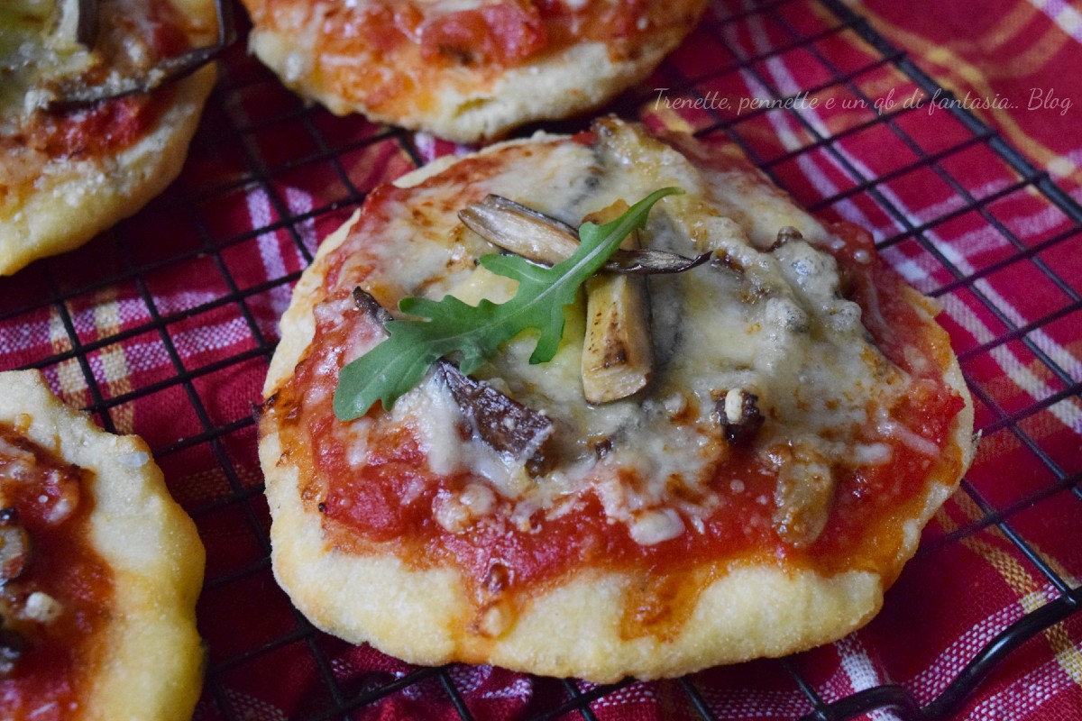 Pizzette alla parmigiana in friggitrice ad aria senza lievitazione