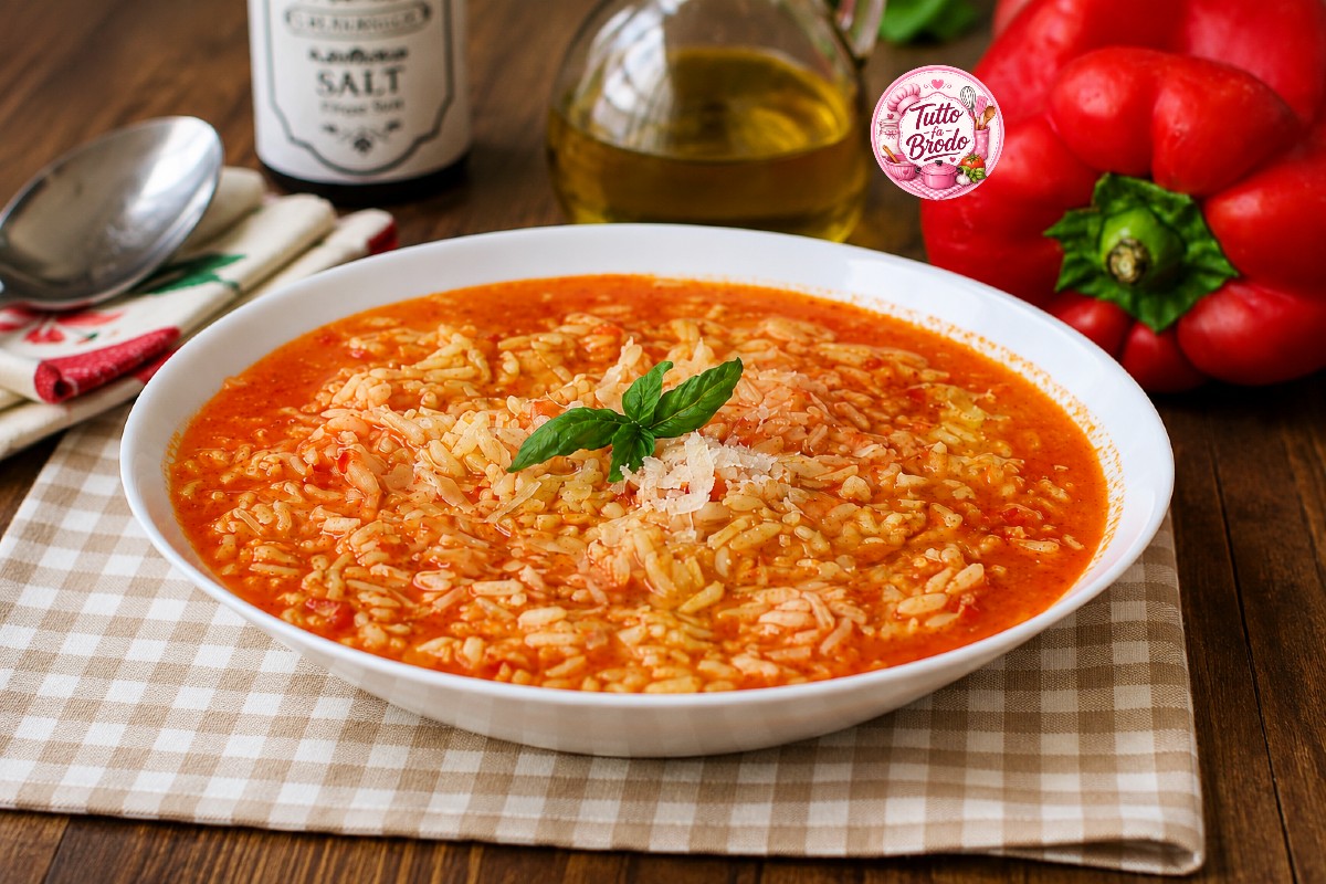 Risotto al Sugo di Peperoni: Cremoso, Facile e Ricco di Gusto