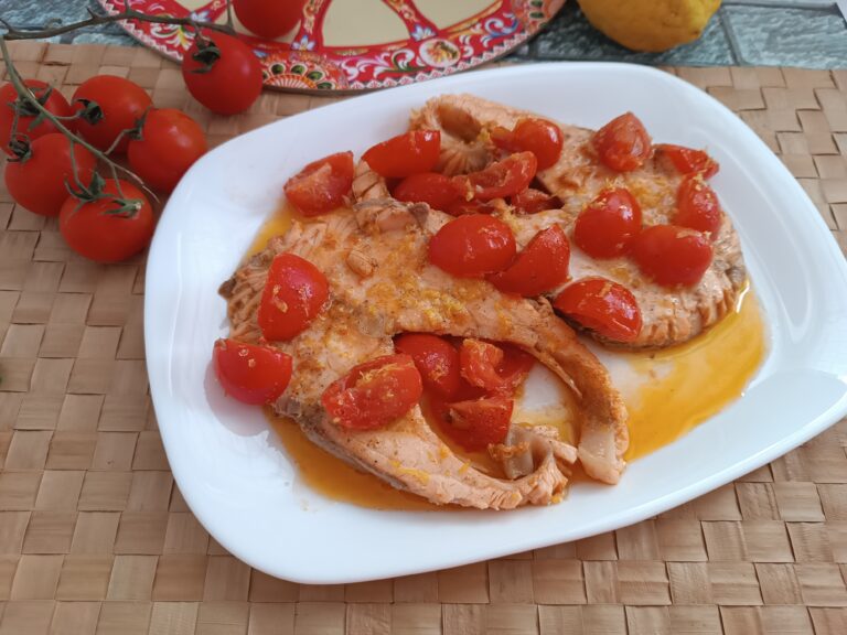 Salmone ai pomodorini 