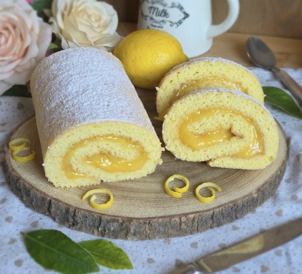 Rotolo di torta soffice al limone