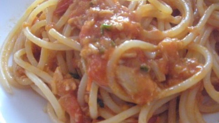 Spaghetti all'arrabbiata con tonno