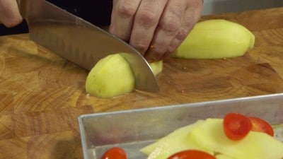 Filetti di spigola al forno con pomodorini e origano: le ...