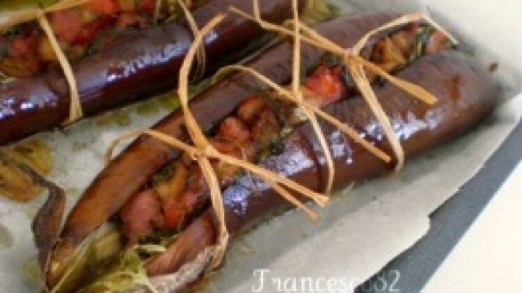 Bauletti di melanzane salsiccia e verdure