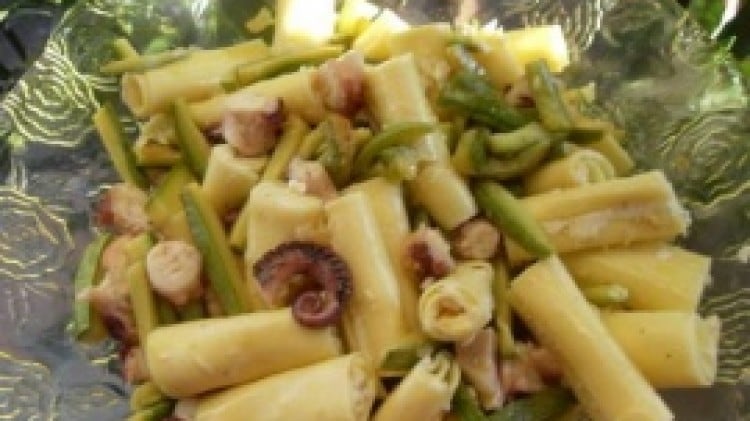 Tronchetti di pasta ripieni con sugo di polpo e zucchine