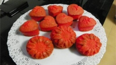 Muffin a cuore e fiore rossi
