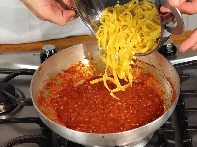 Tagliatelle Al Sugo Finto: Ricette Di Cookaround | Cookaround