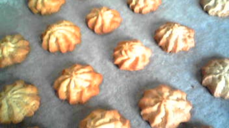 Biscotti di pasta frolla montata